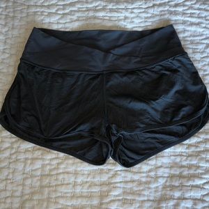 Lululemon running shorts size 6